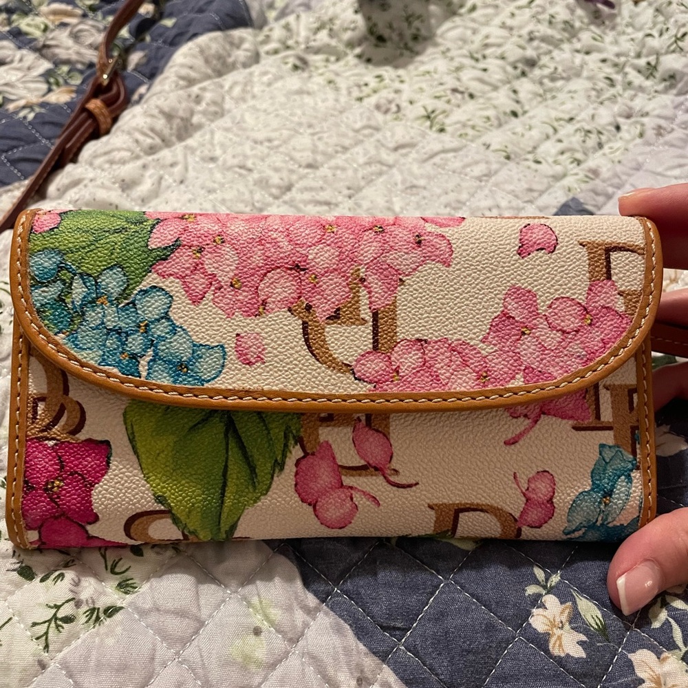 Dooney and Bourke wallet